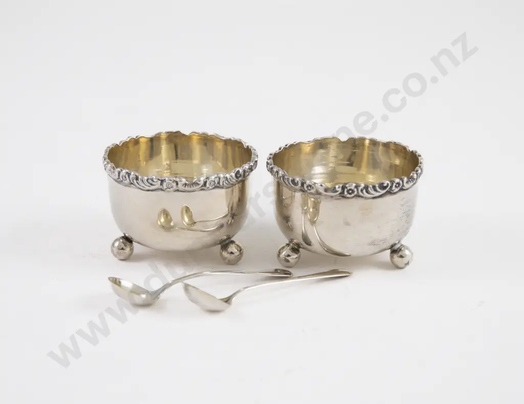 Cased Pair Of Edw VII S/S Salts & Spoons Image 1++