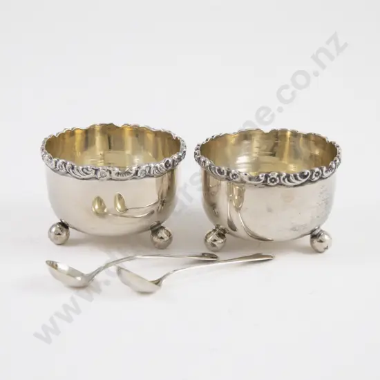 Cased Pair Of Edw VII S/S Salts & Spoons