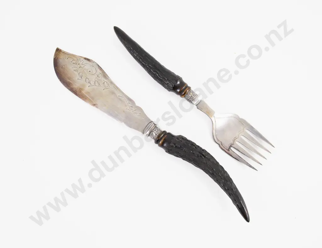 Cased Pair Of S/P Antler Handled Fish Servers by Wostenholm of Sheffield Image 1++