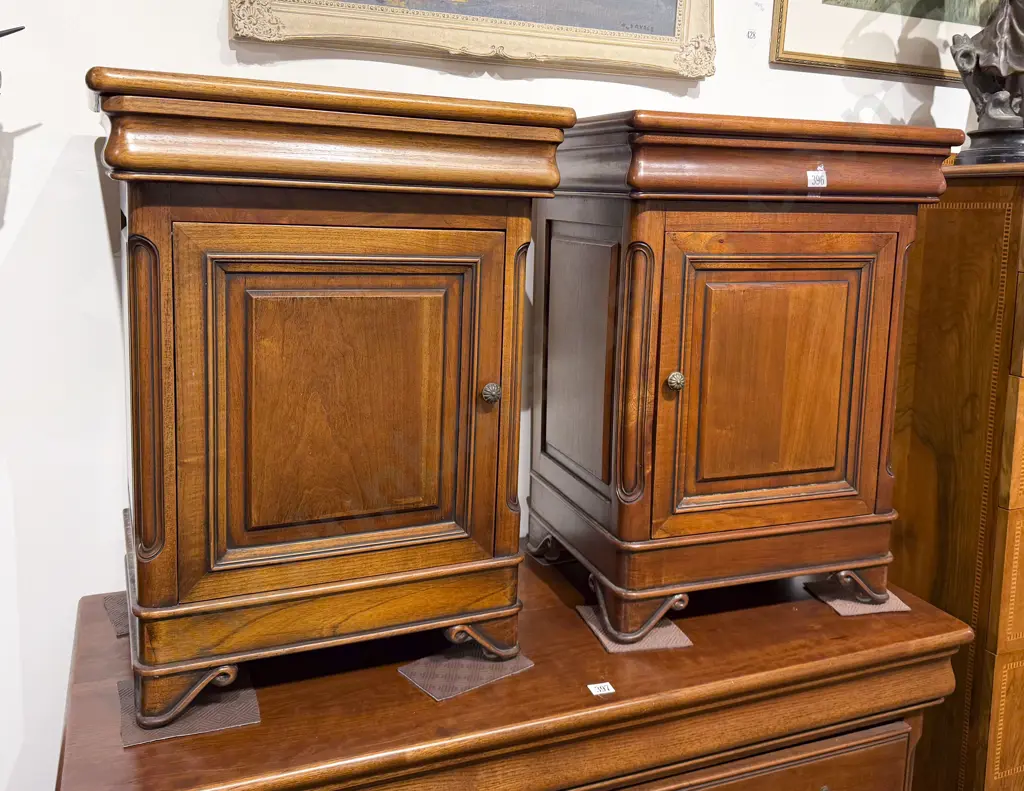Pair Modern Mahogany Single Door Bedside Cabinets Image 1++