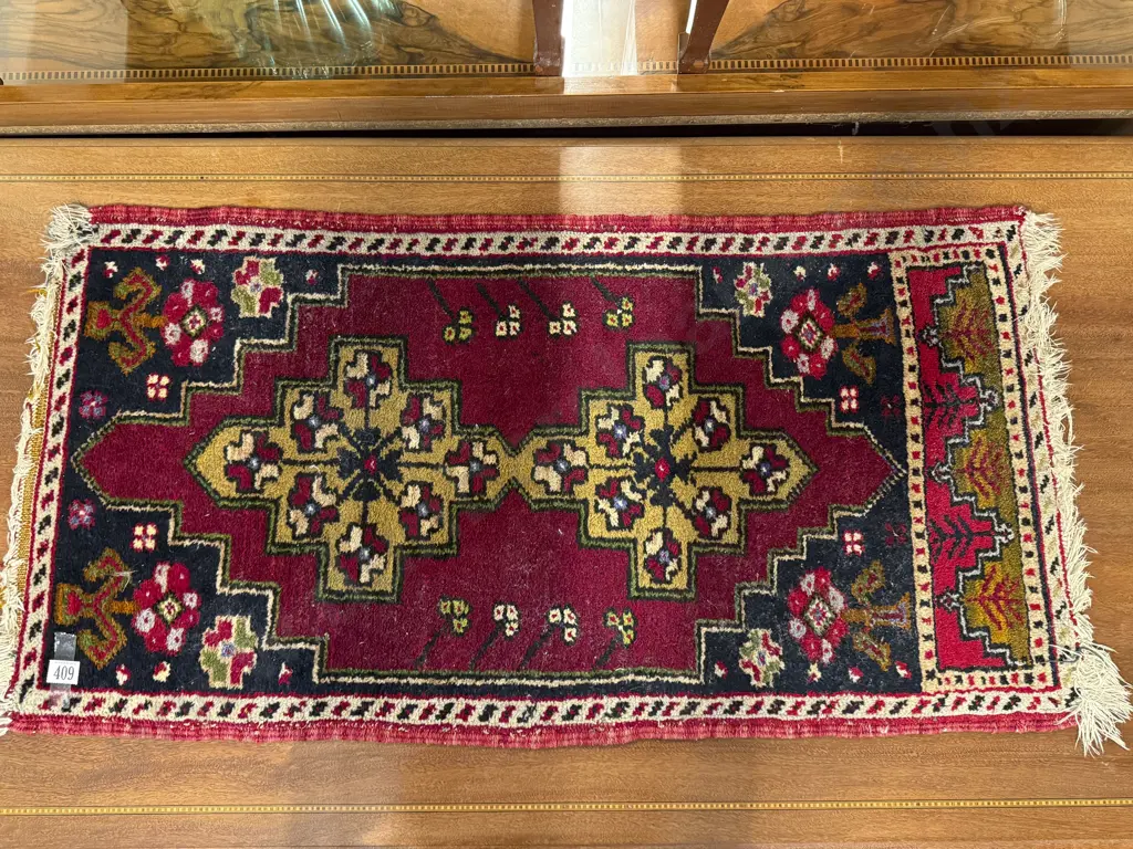 Small Persian Woollen Mat Image 1++
