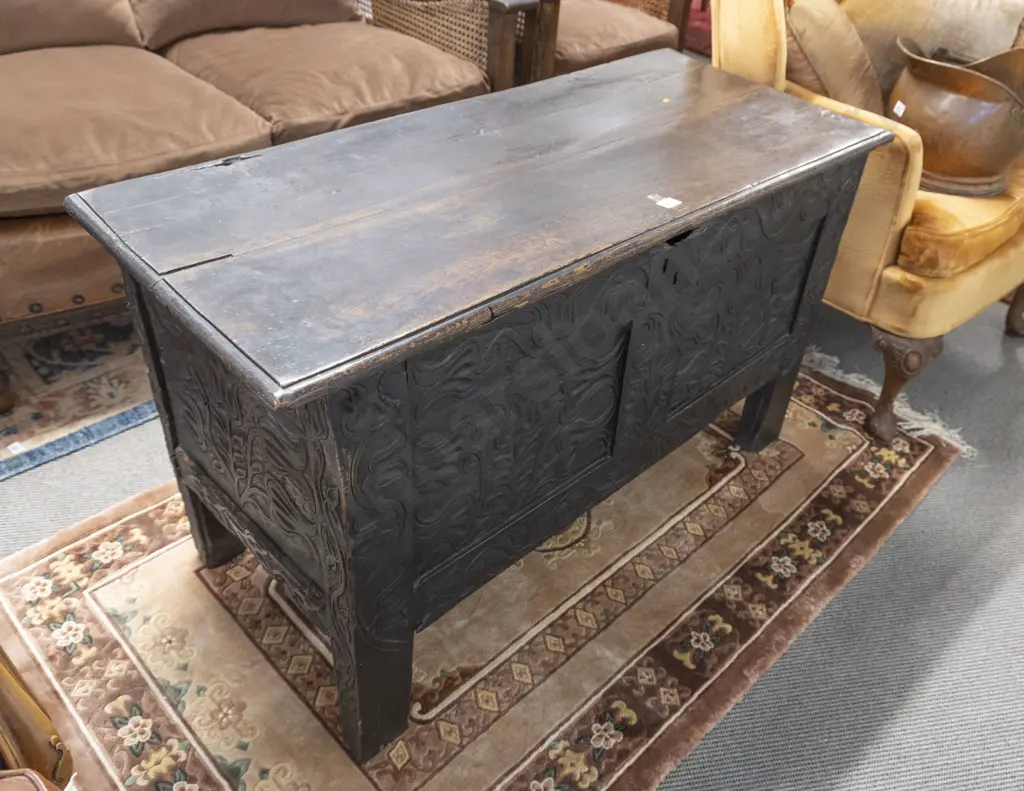 Late C17th Oak Coffer Image 1++