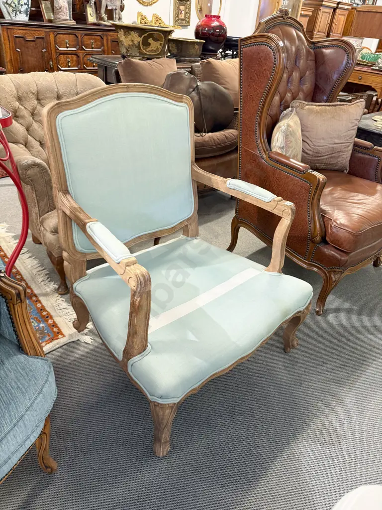 French Style Fauteuil Image 1++