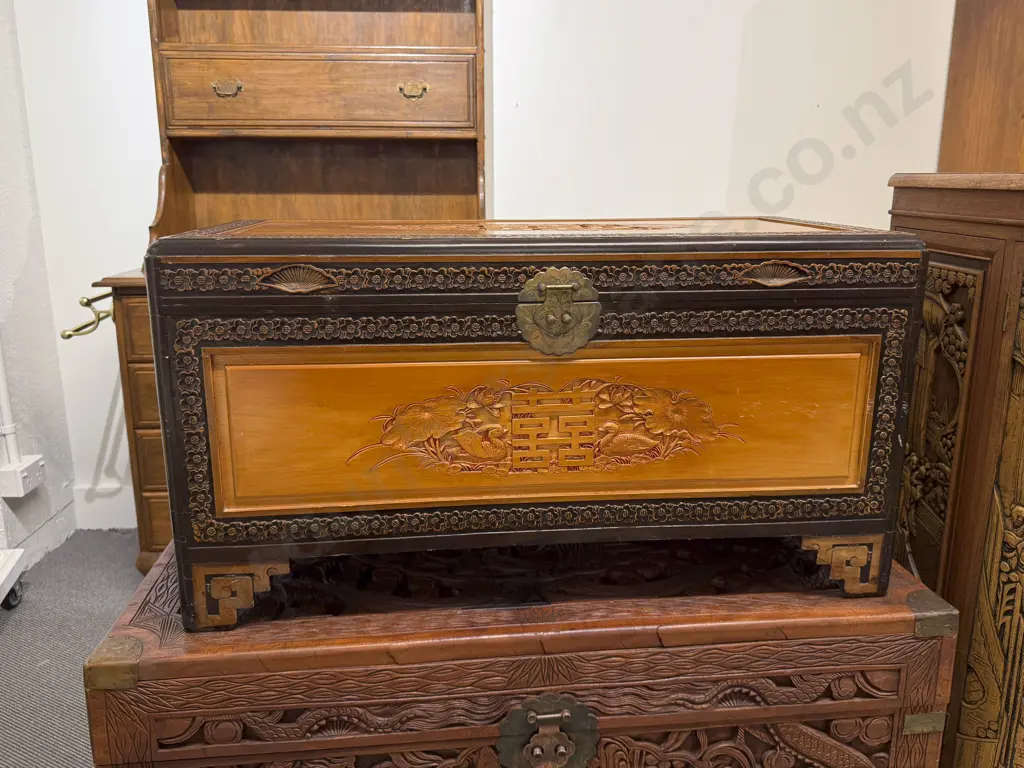 Carved Camphorwood Trunk of Neat Proportions Image 1++