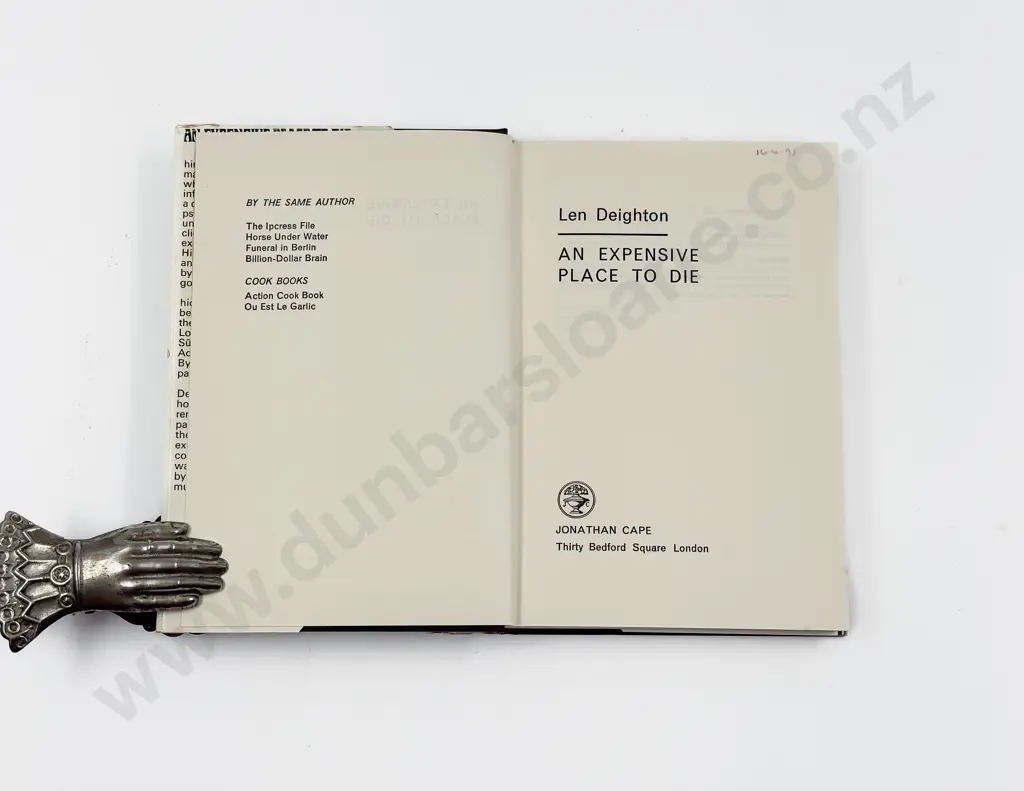 Len Deighton - An Expensive Place to Die First Edition Image 1++