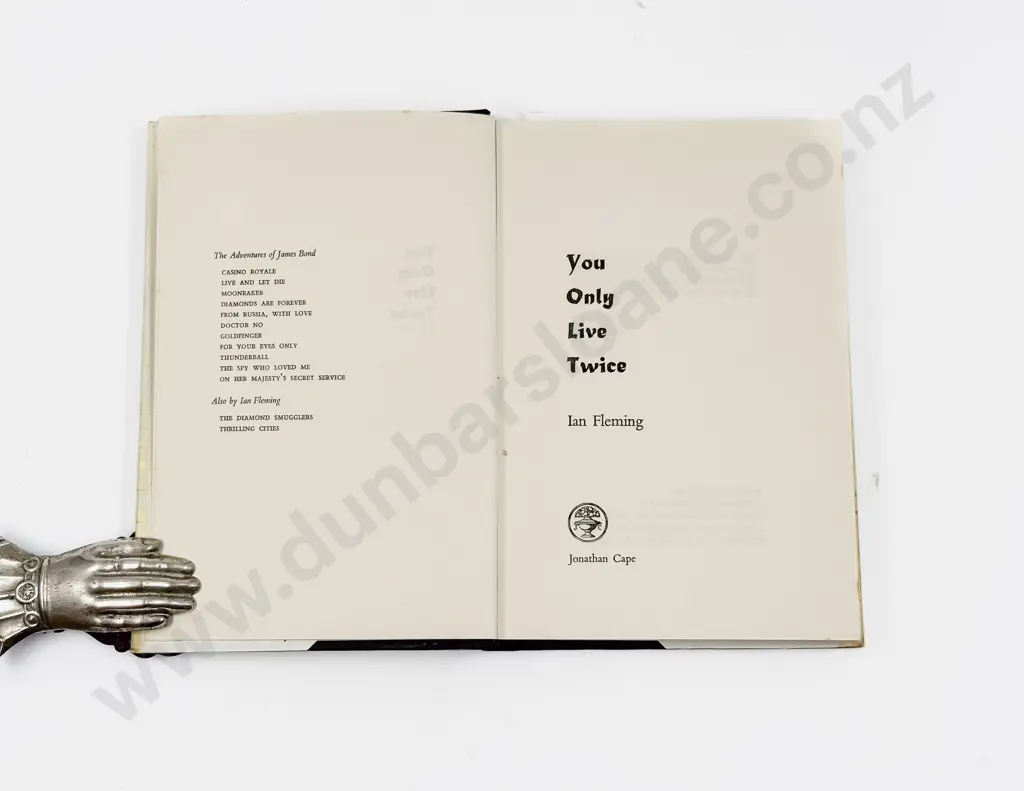 Ian Fleming - You Only Live Twice Image 1++