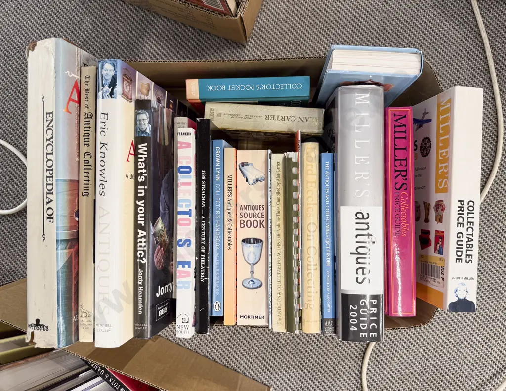 Box Lot of Assorted Books Relating To Antiques & Collecting Image 1++