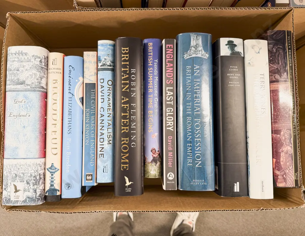 Quantity Assorted Military Histories Image 1++