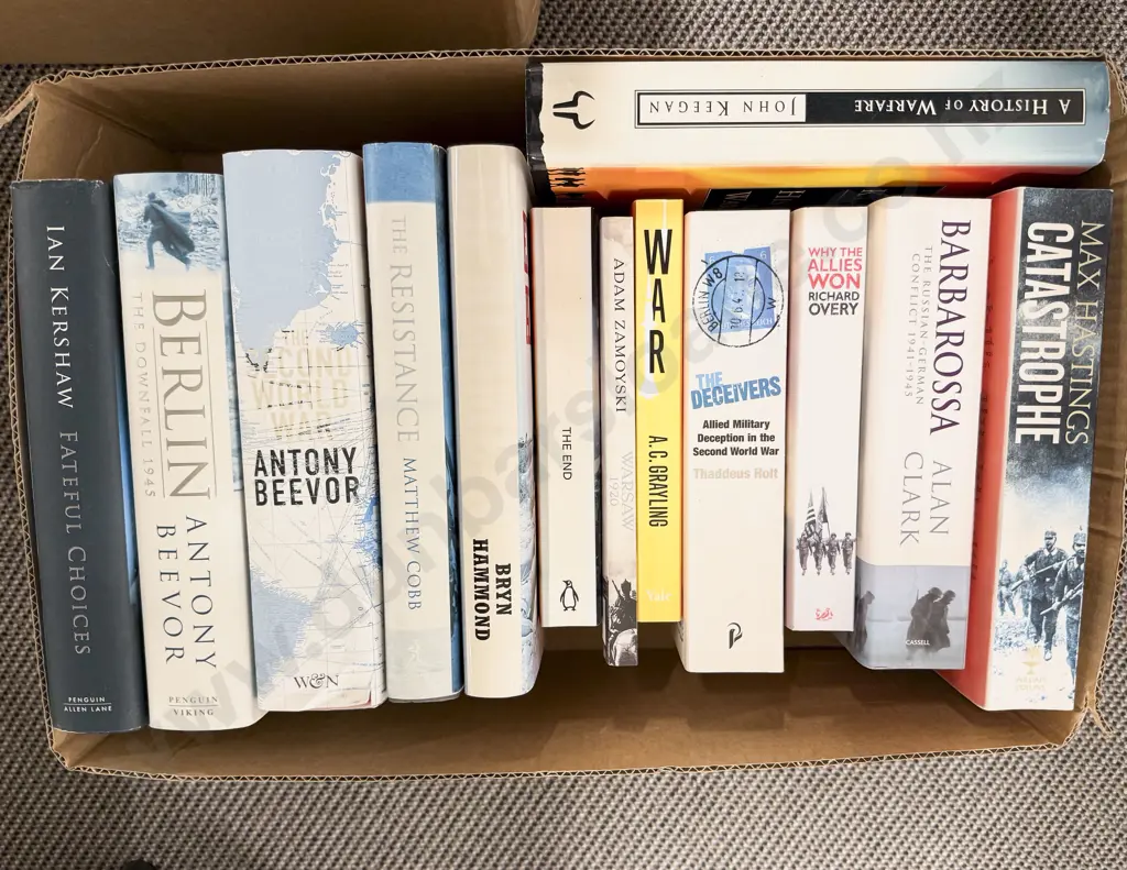 Quantity Assorted Military Histories Image 1++