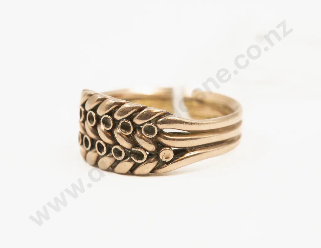 9ct Fancy Band Ring Image 1++
