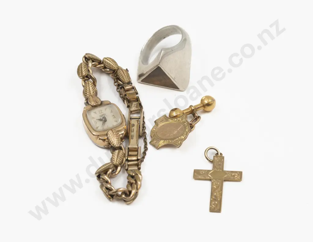 9ct Engraved Cross Pendant Image 1++