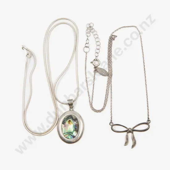 S/S Paua Pendant on Neck Chain with Bow Pendant Necklace