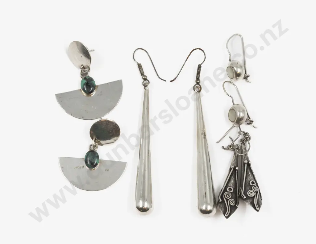 Four Pairs of S/S Earrings Image 1++