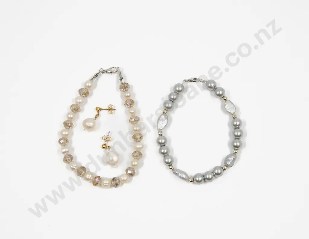 Two Single Strand Uniform Fresh Water Pearl Bracelets with Pair of Earrings Image 1++