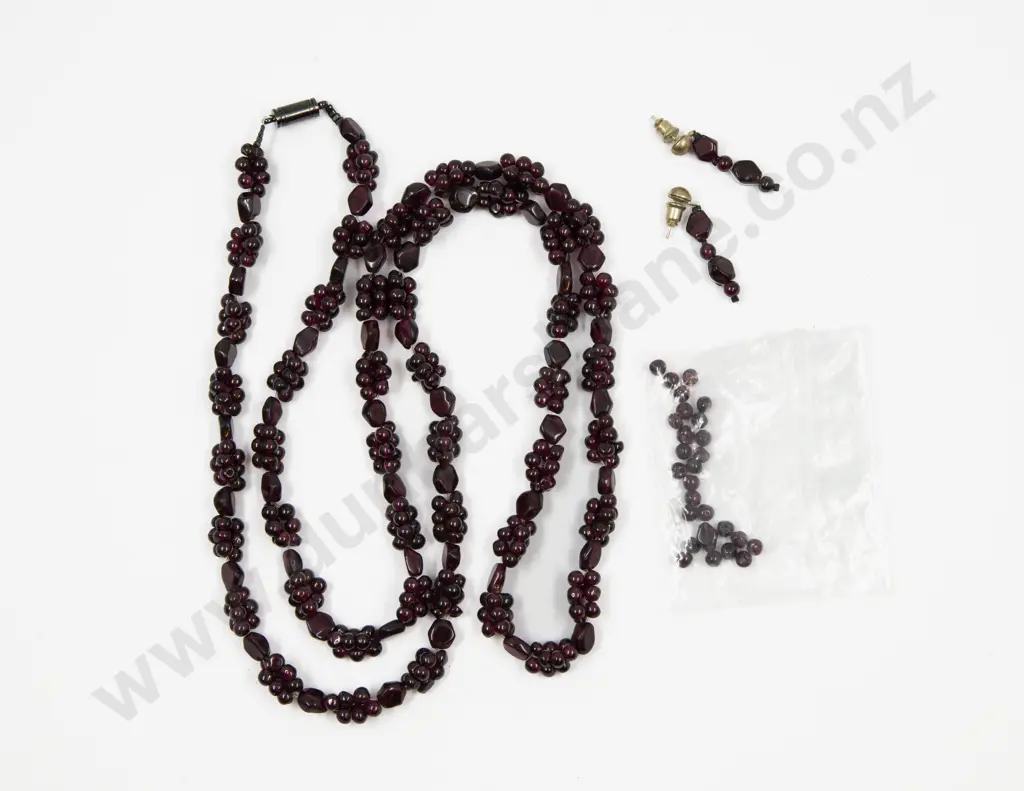 Single Strand Garnet Bead Necklace with Pair Earrings Image 1++