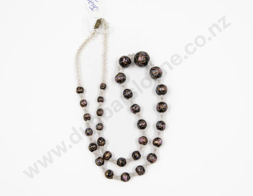 Vintage Single Strand Graduated Venetian Bead Necklace Image 1++