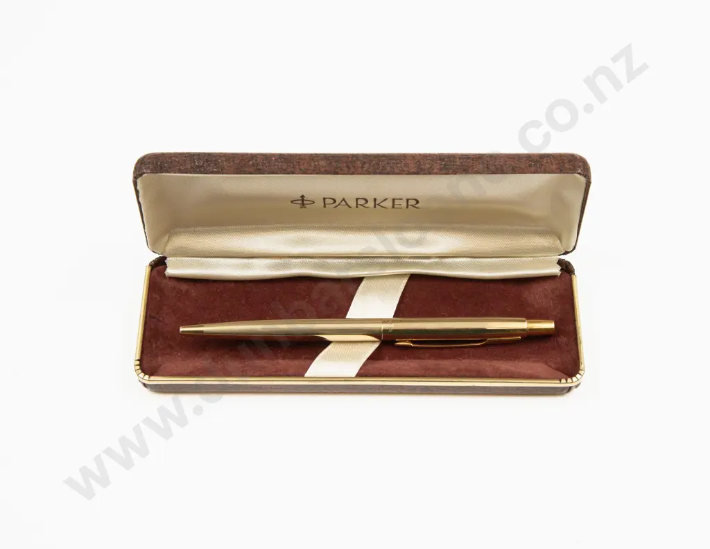 Parker Gold Plated Ballpoint Pen in Box Image 1++
