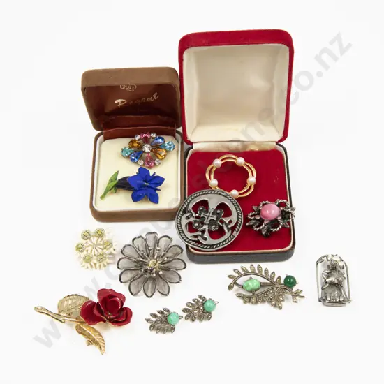 Collection of Assorted Vintage Jewellery