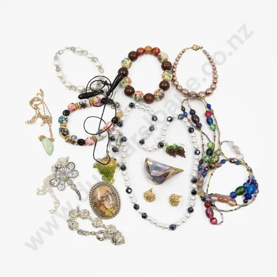 Collection of Assorted Costume Jewellery