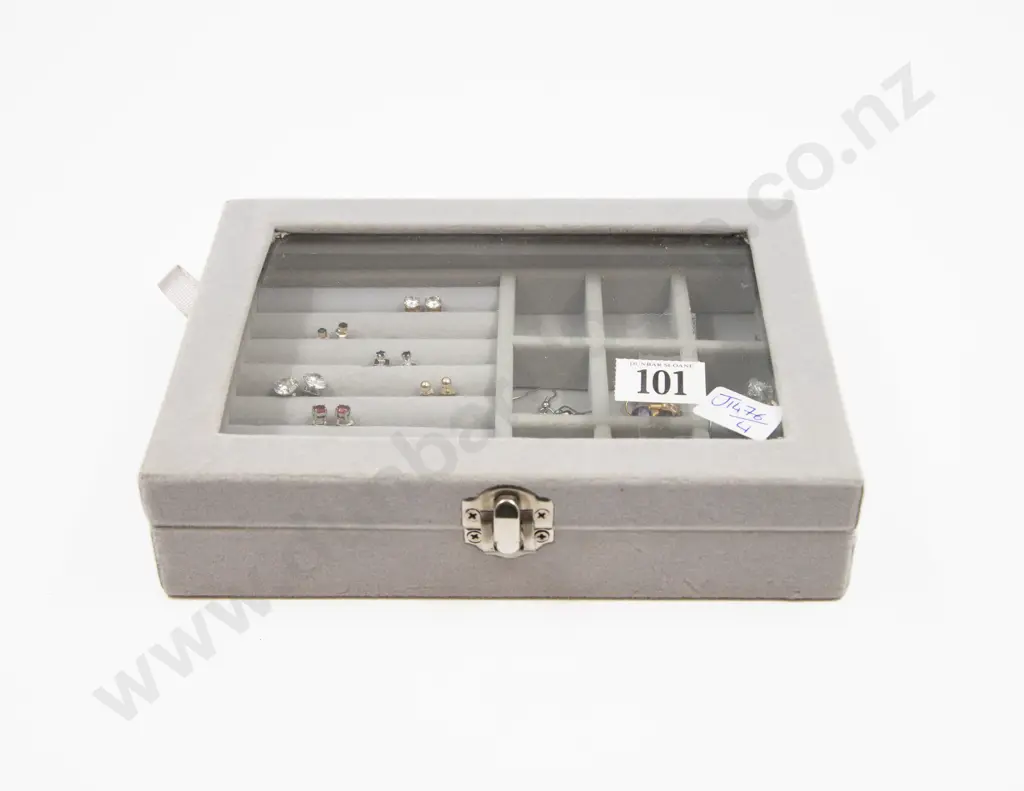Collection of Assorted Earrings and Jewellery Box Image 1++
