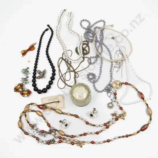 Collection of Assorted Costume Jewellery