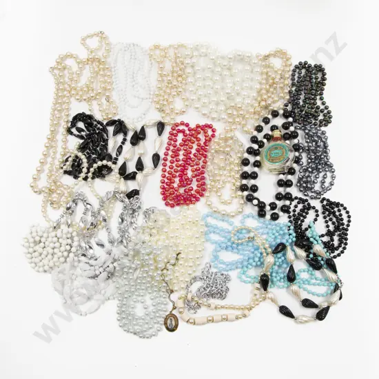 Collection of Assorted Costume Jewellery