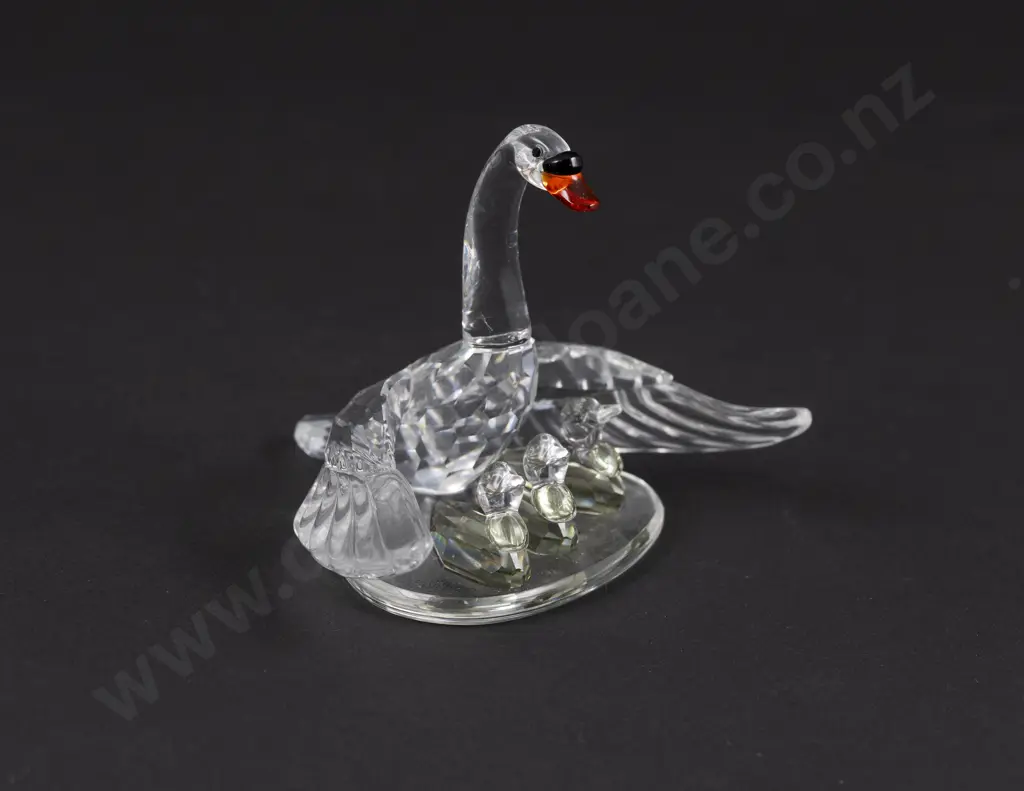 C2000 Boxed Swarovski Crystal 'Beauties of the Lake' Swan Family Image 1++