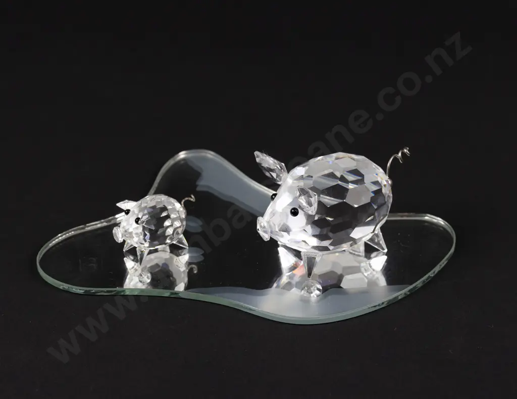 C1982-1984 Swarovski Crystal 'Barnyard Friends' Mother Pig and Baby Pig with Display Mirror Image 1++