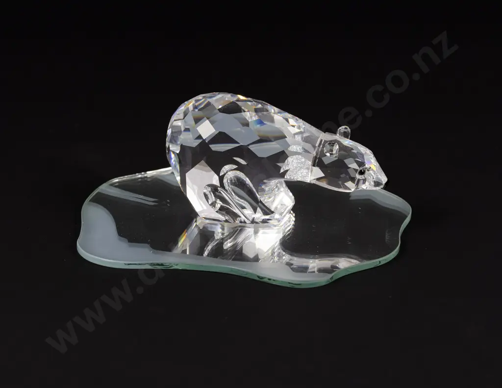 C1986 Swarovski Crystal 'Kingdom of Ice and Snow' Polar Bear with Display Mirror Image 1++