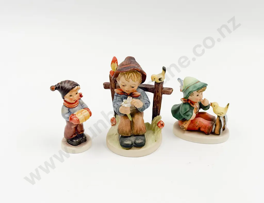 Goebel Hummel 'She loves Me Image 1++