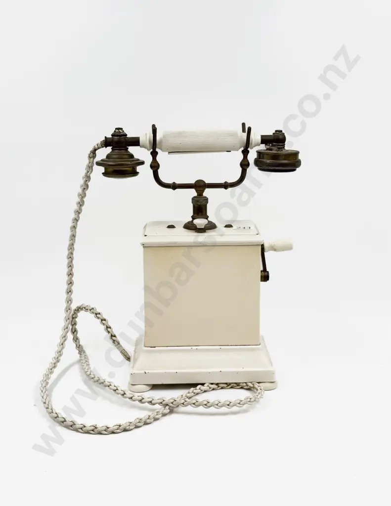 Vintage Hand Crank Desk Telephone Image 1++