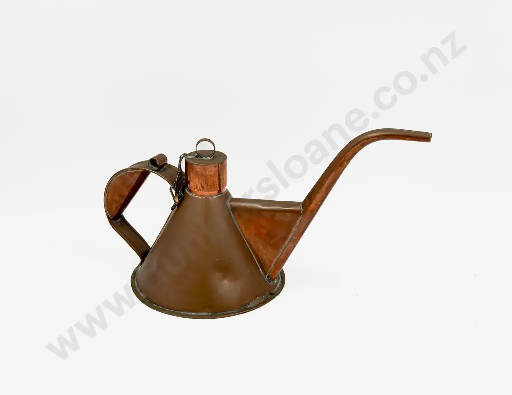 Edwardian Copper Watering Can with Lid Image 1++