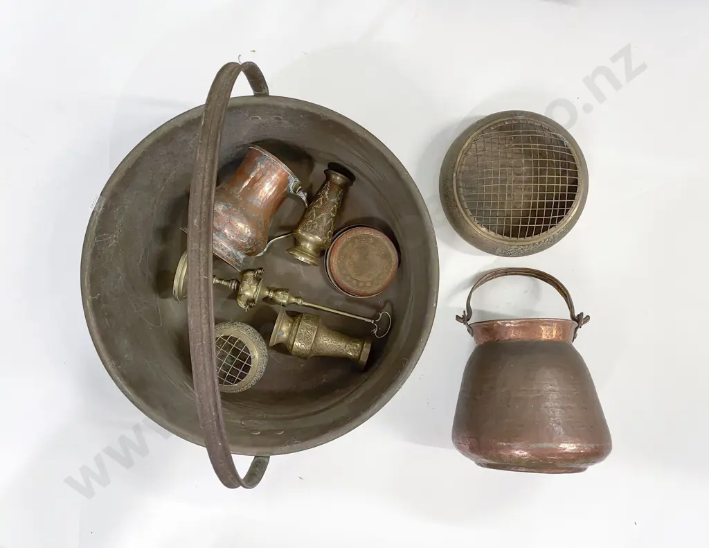 Large Brass Jam Pan & Assorted Metalware Image 1++