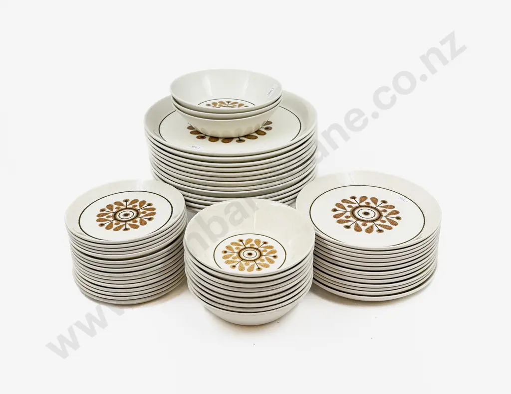 Crown Lynn "Pandora" Pattern Dinner China Image 1++