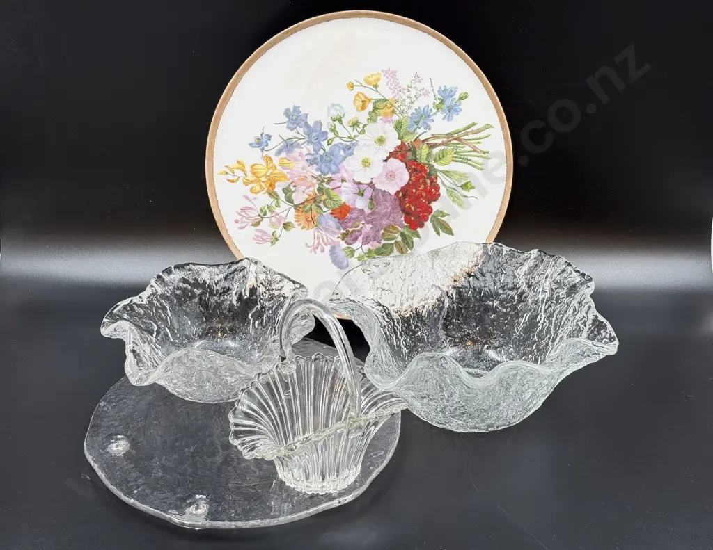 Small Qty of Assorted Glassware etc Image 1++