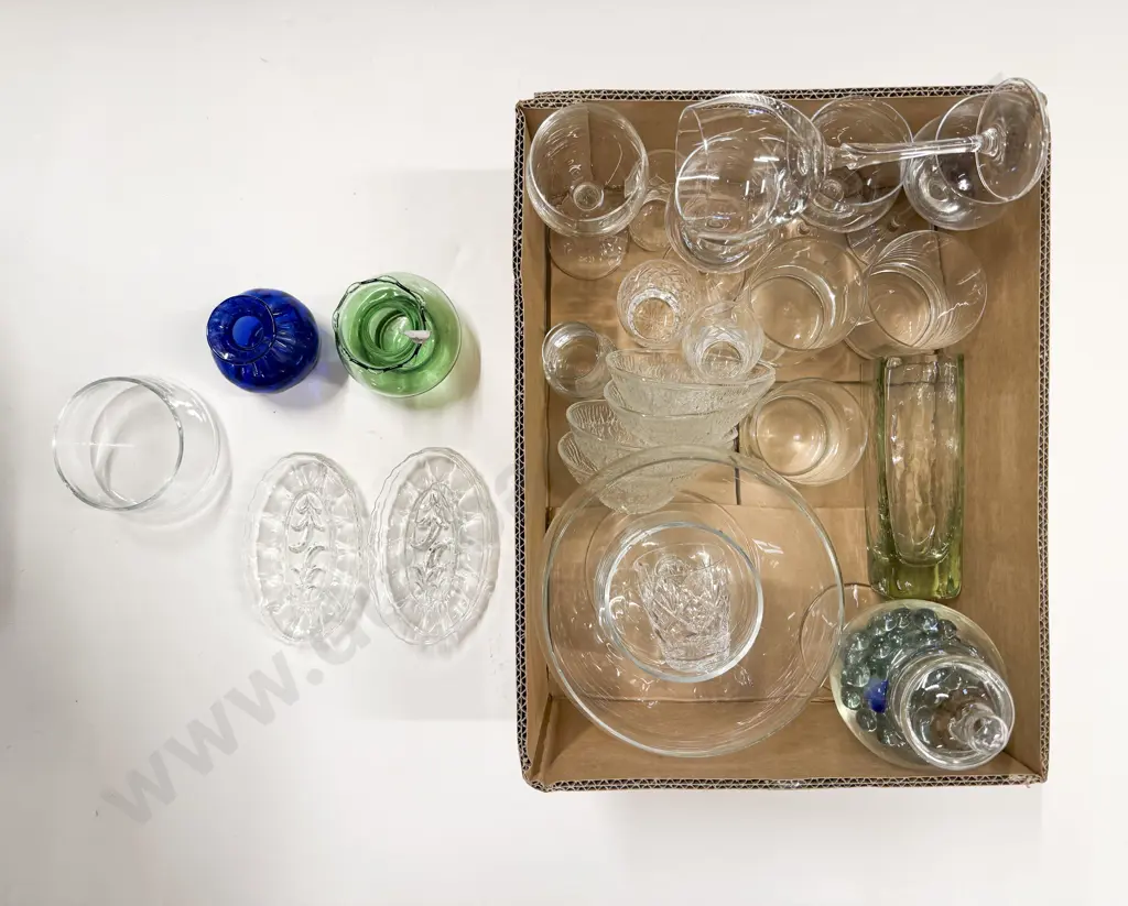 Box of Assorted Glassware Image 1++