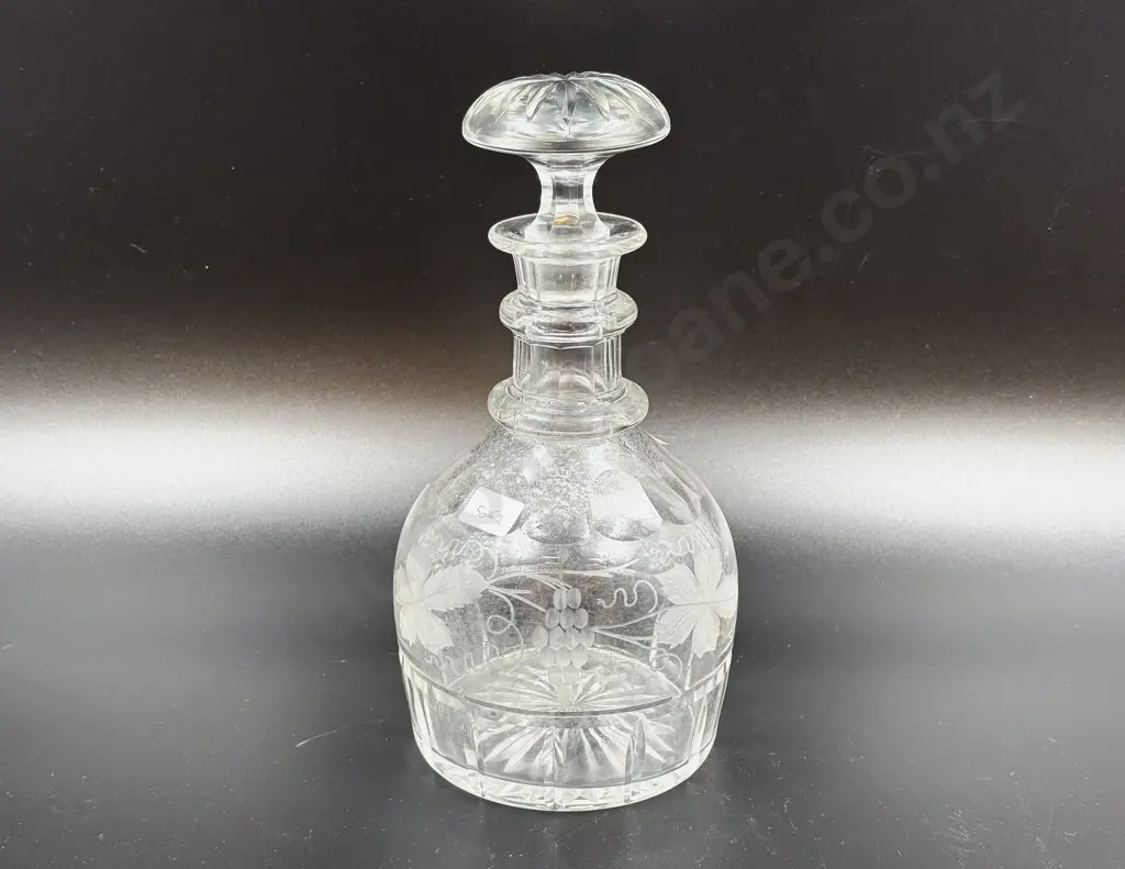 Vict Glass Decanter Image 1++