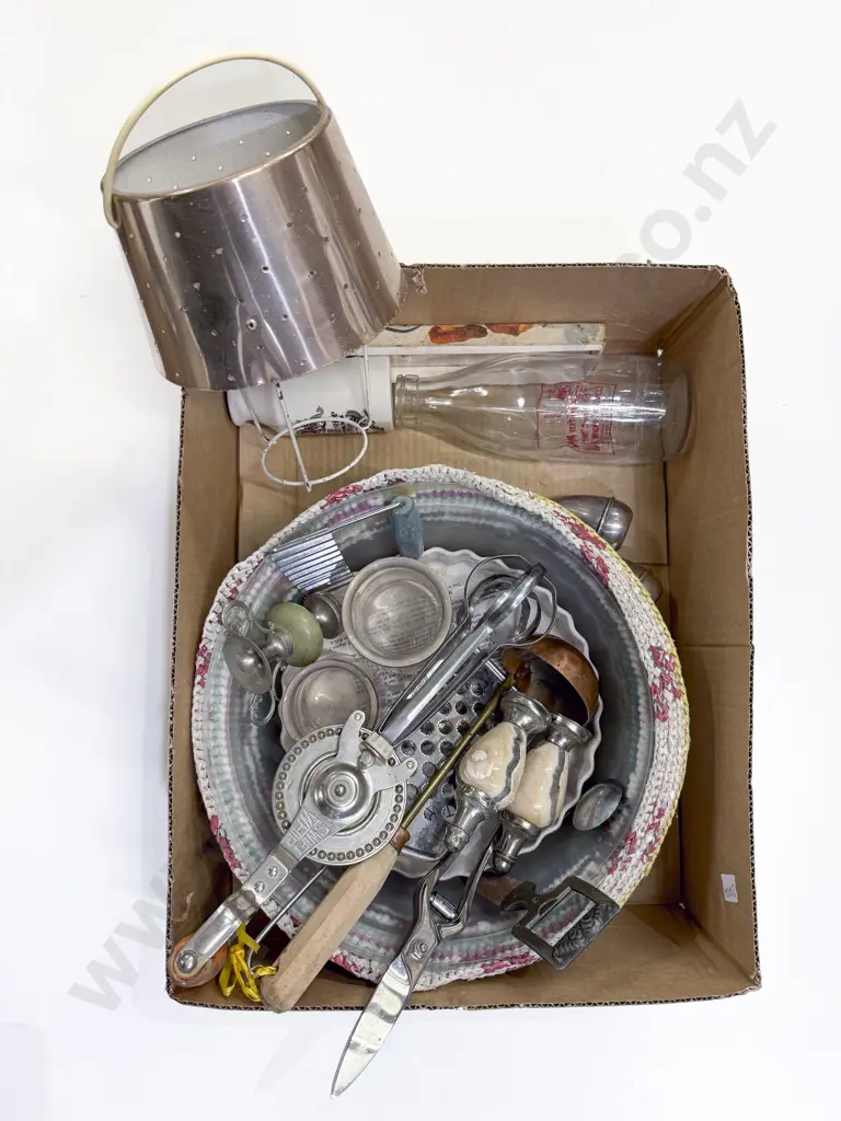 Qty of Assorted Kitchenalia etc Image 1++