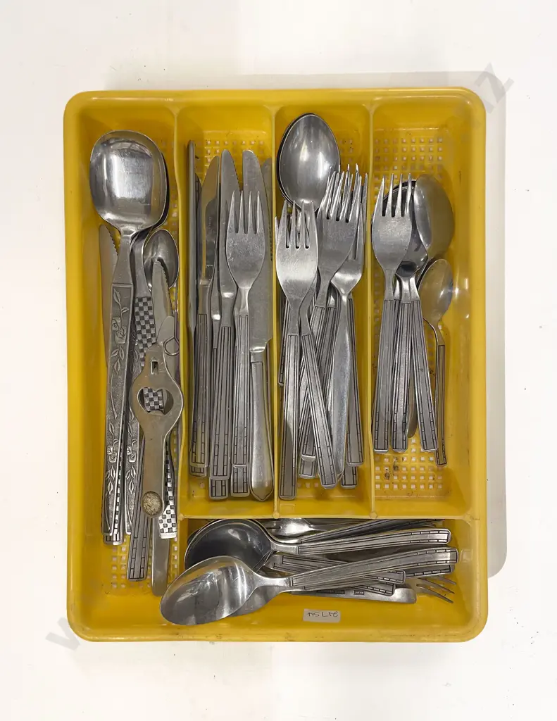Box Qty of Assorted Cutlery Image 1++
