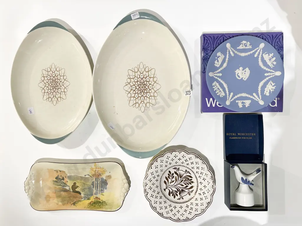 Graduated Pair of RD "Desert Star" Ashets together with Wedgwood Plate & RW Pie Funnel Image 1++