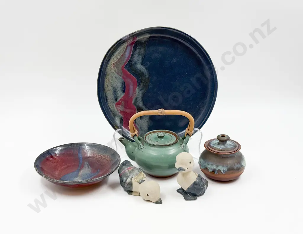 Small Qty of Assorted Pottery Image 1++