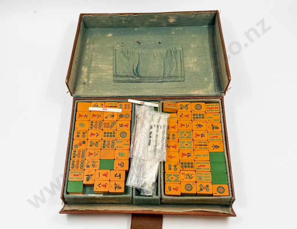 Mahjong Set in Case Image 1++