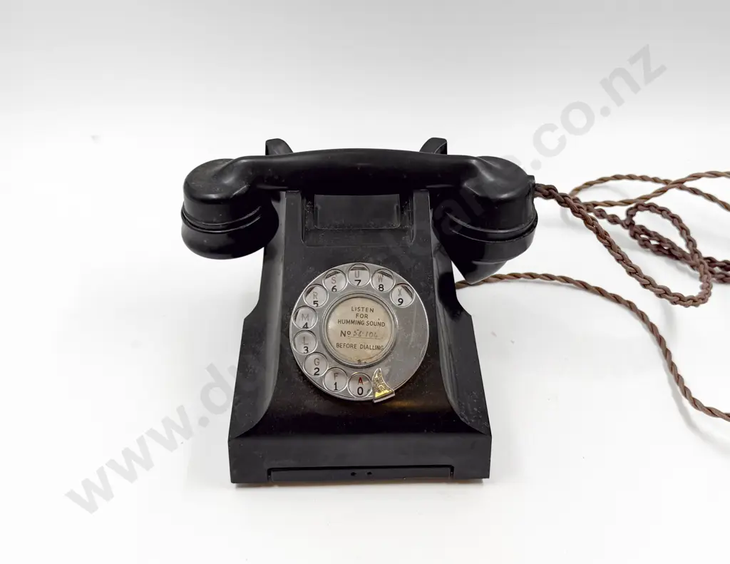 Vintage Bakelite Telephone Image 1++