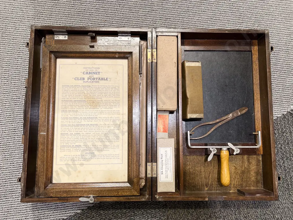 Vintage Cased Portable Stencil Duplicator Image 1++