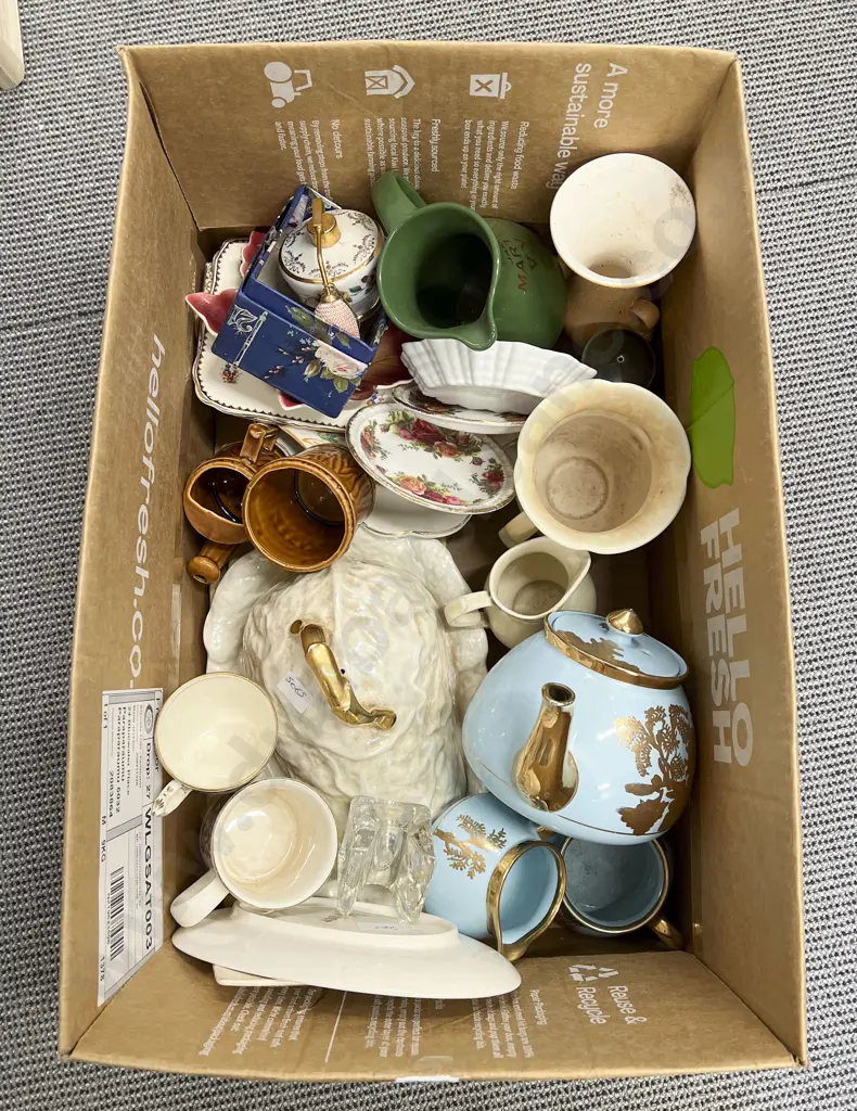 Box Qty of Assorted China Image 1++