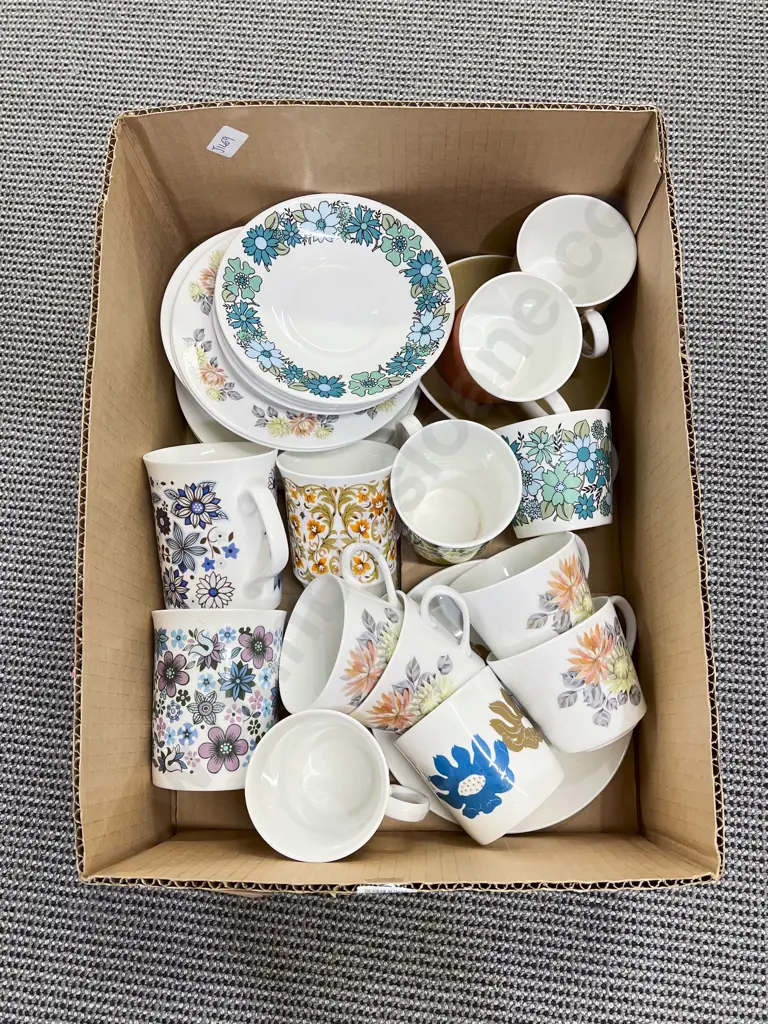 Box Qty of Assorted Cups & Saucers Image 1++