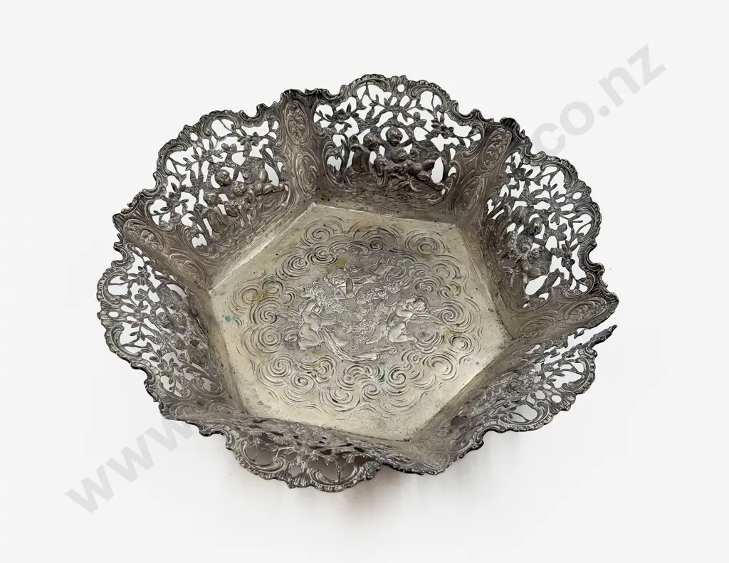 .800 Silver Pierced Ornate Hexagonal Footed Dish Image 1++