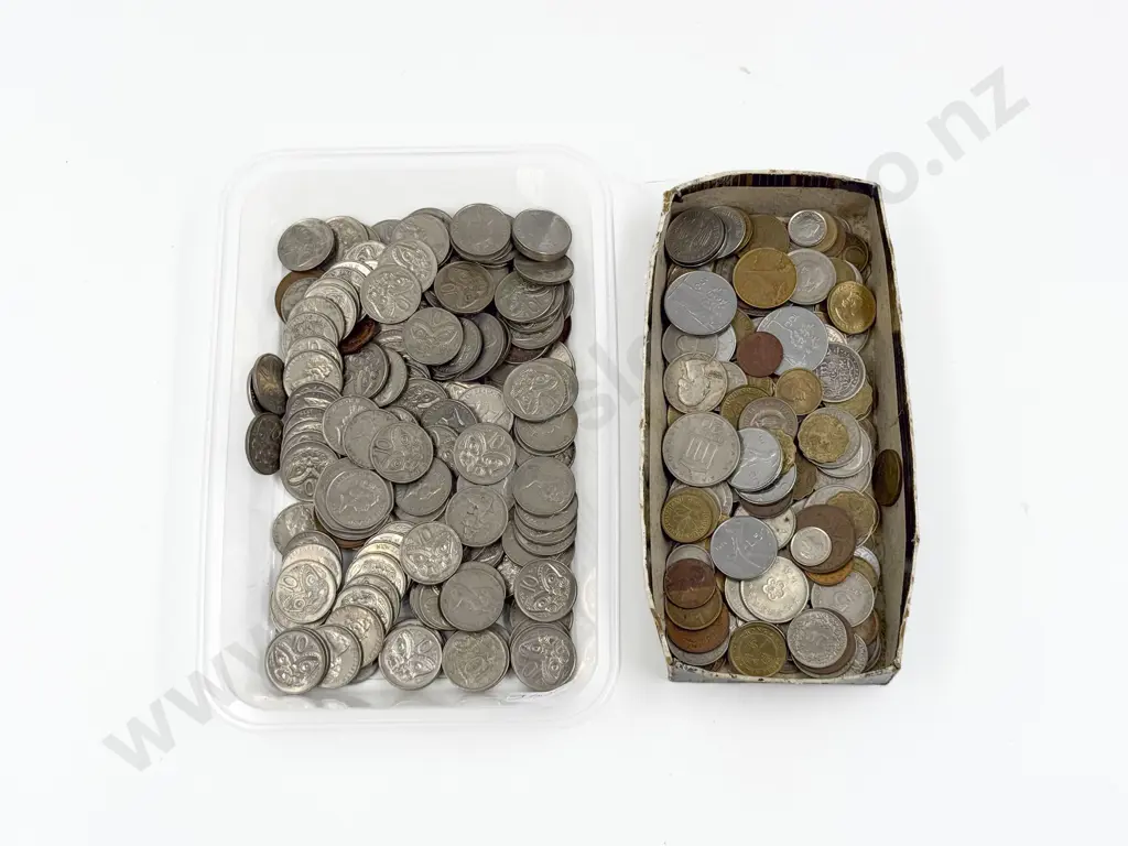 Qty of Assorted Loose Coinage Image 1++