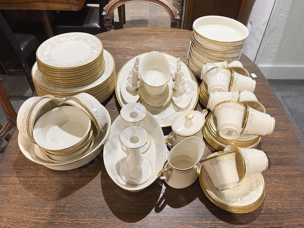 USA Made Lenox "Meadow Song" Pattern Dinnerset Image 1++
