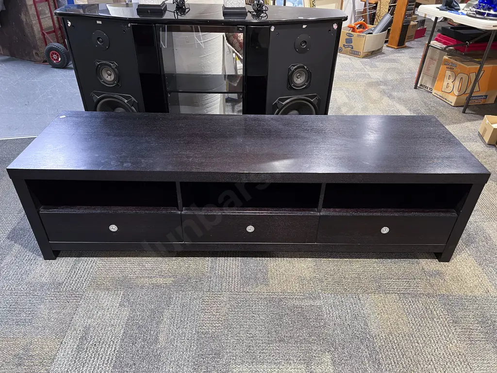 Modern Three Drawer Entertainment Stand Image 1++